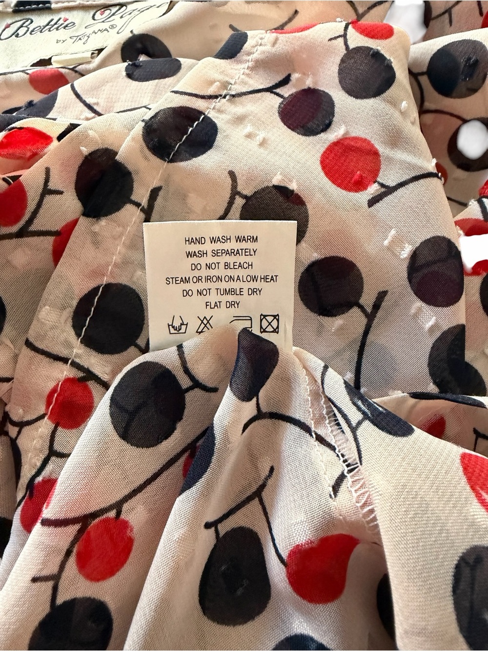 Sheer Blush/Tan With Red And Black Bettie Page By Tatyana Blouse Size Large - Picture 7 of 8